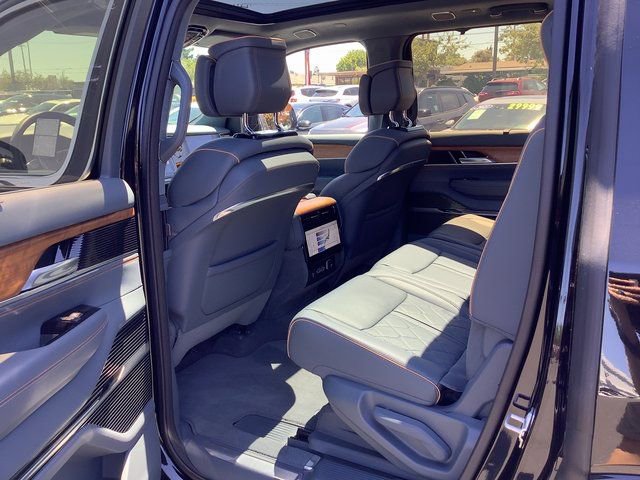 Used 2024 Jeep Grand Wagoneer Series III w/ Flexible Seating Group AWD/4WD image 25