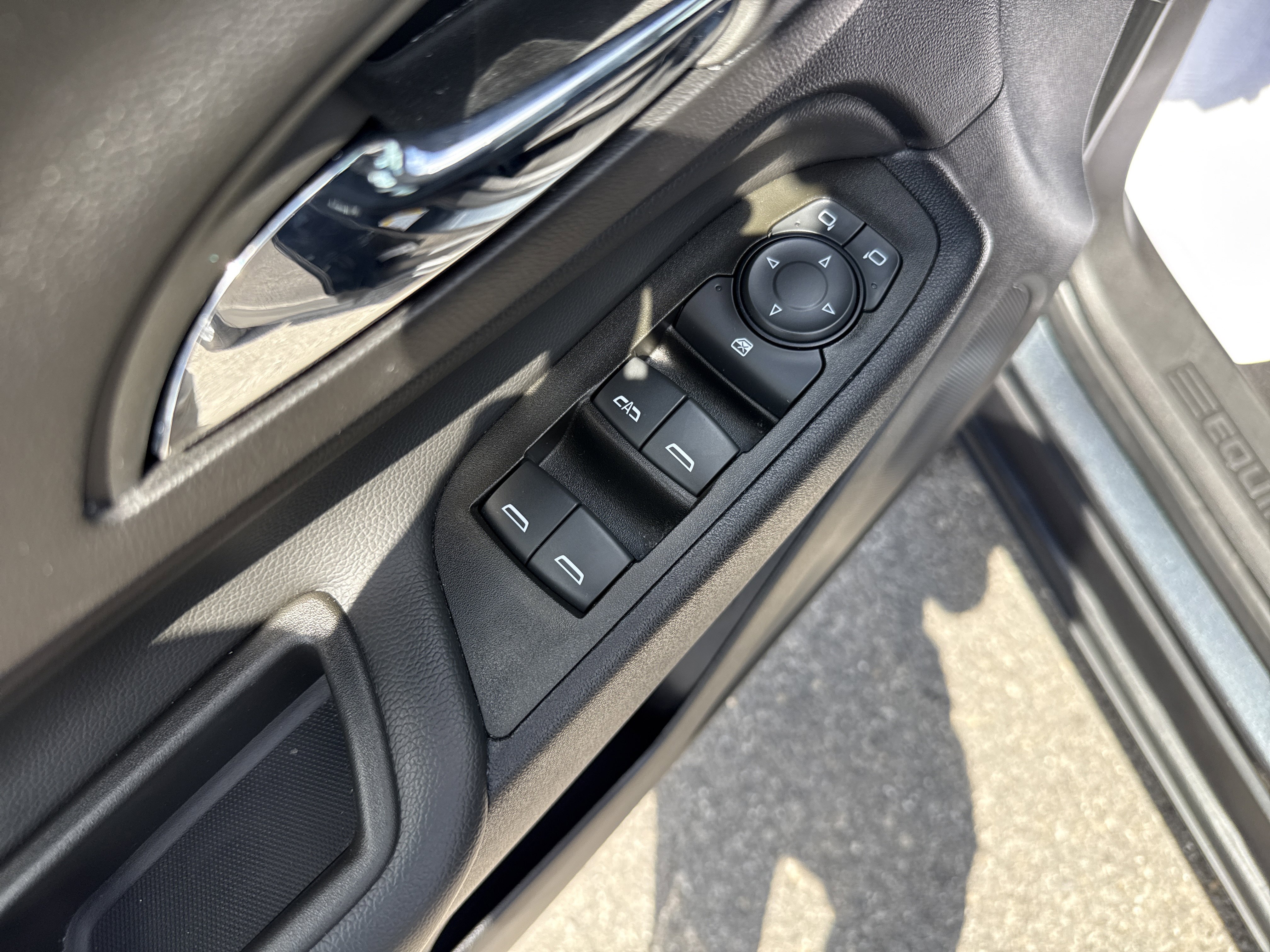 Used 2023 Chevrolet Equinox LT AWD/4WD image 16