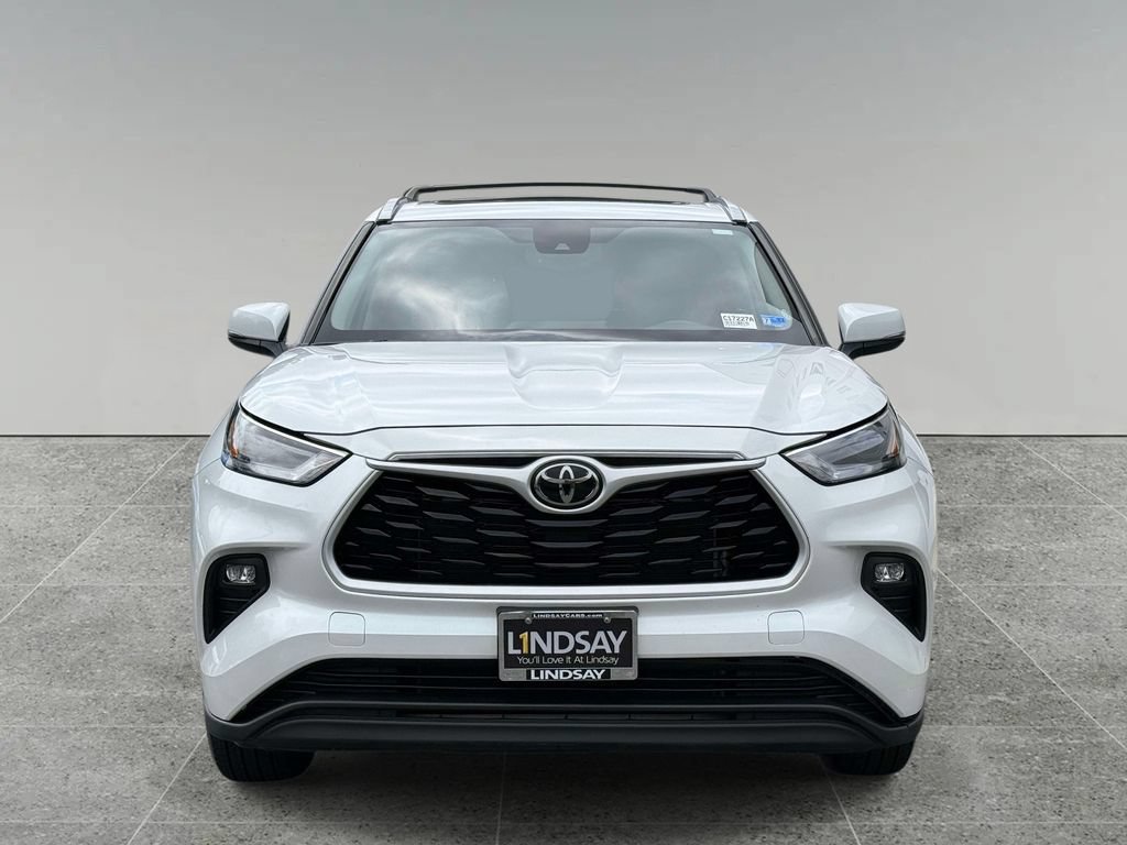 Used 2023 Toyota Highlander XLE AWD/4WD image 8