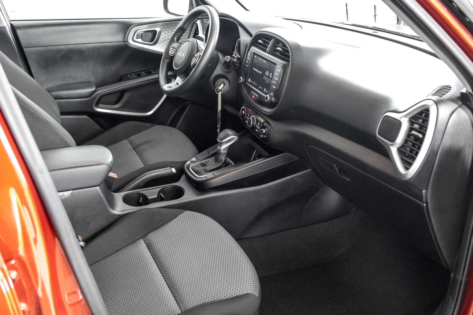 Used 2024 Kia Soul LX FWD image 38