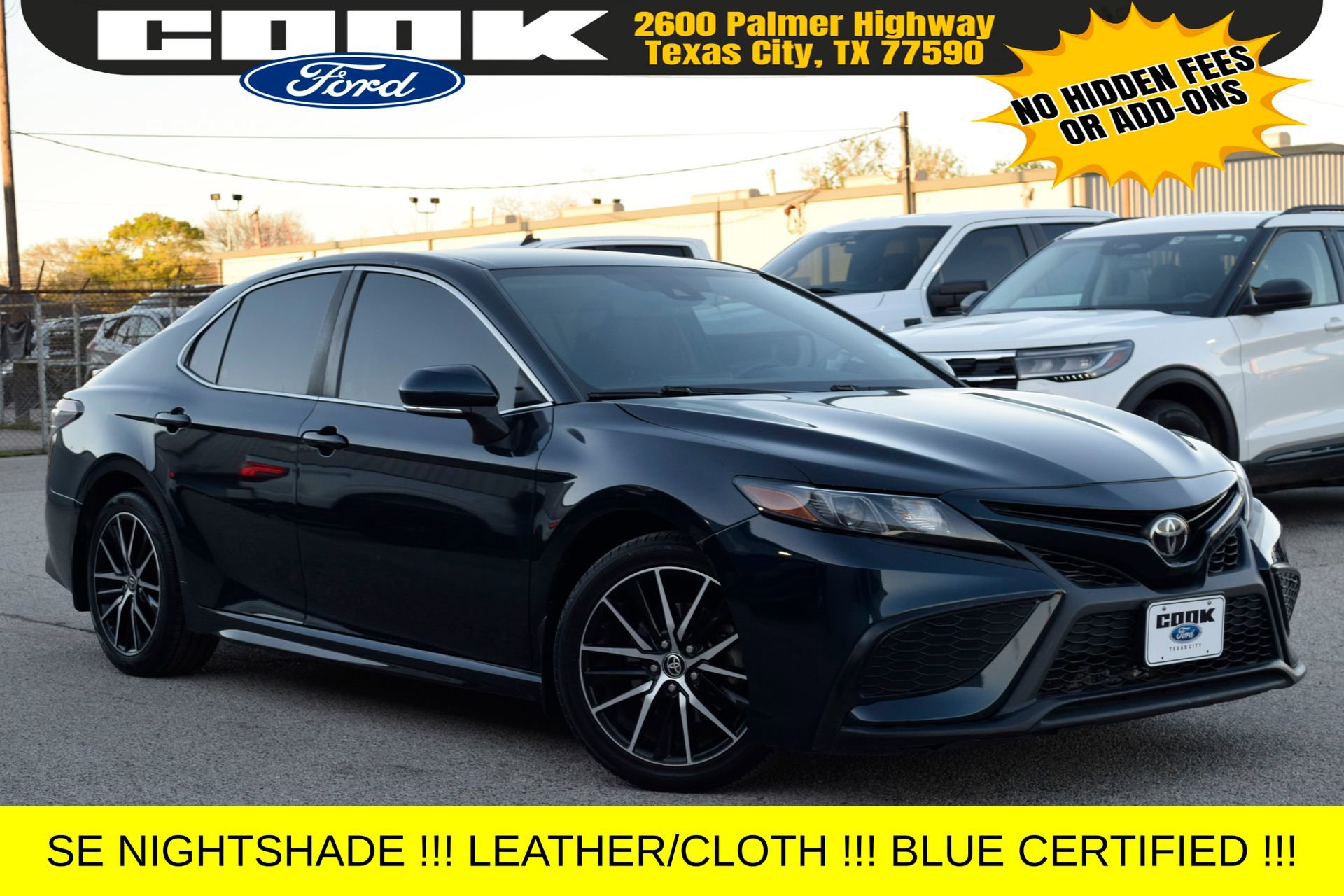 Used 2021 Toyota Camry SE w/ Convenience Package image 3