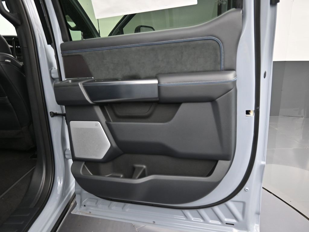 New 2026 Ford F250 Platinum w/ FX4 Off-Road Package image 2