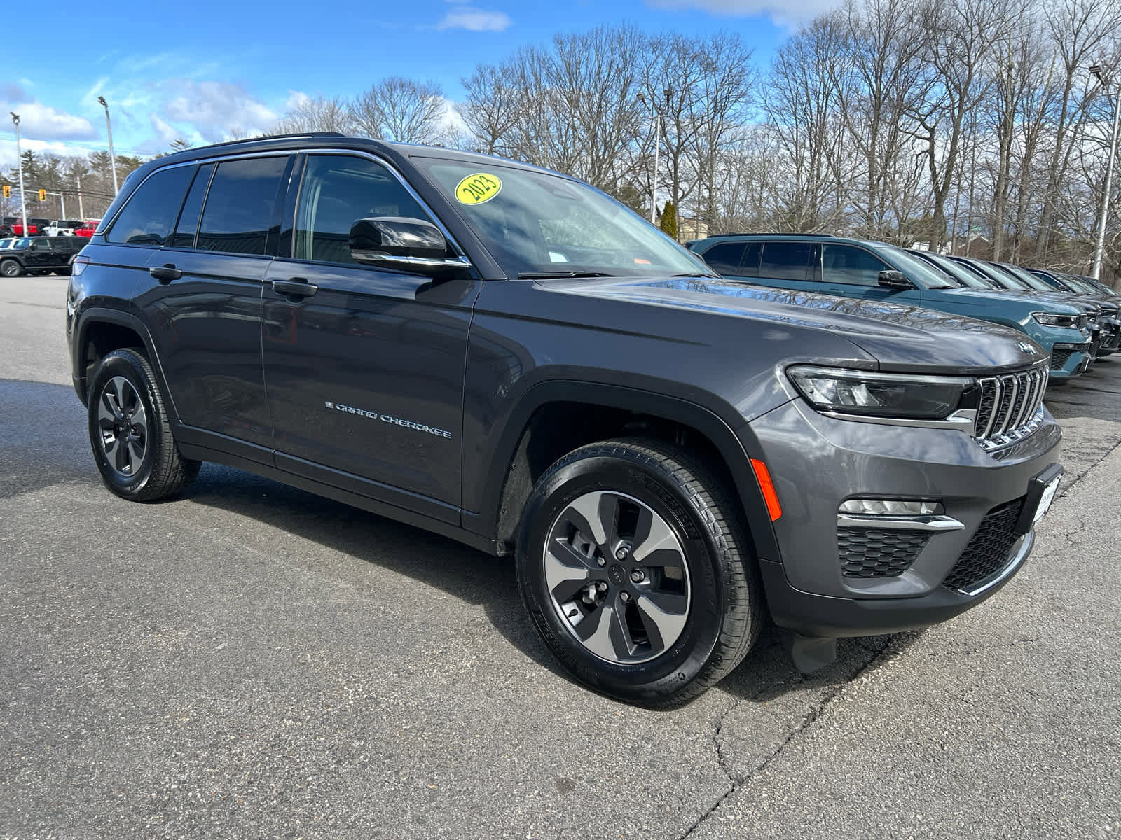 Used 2023 Jeep Grand Cherokee 4WD 4xe image 2