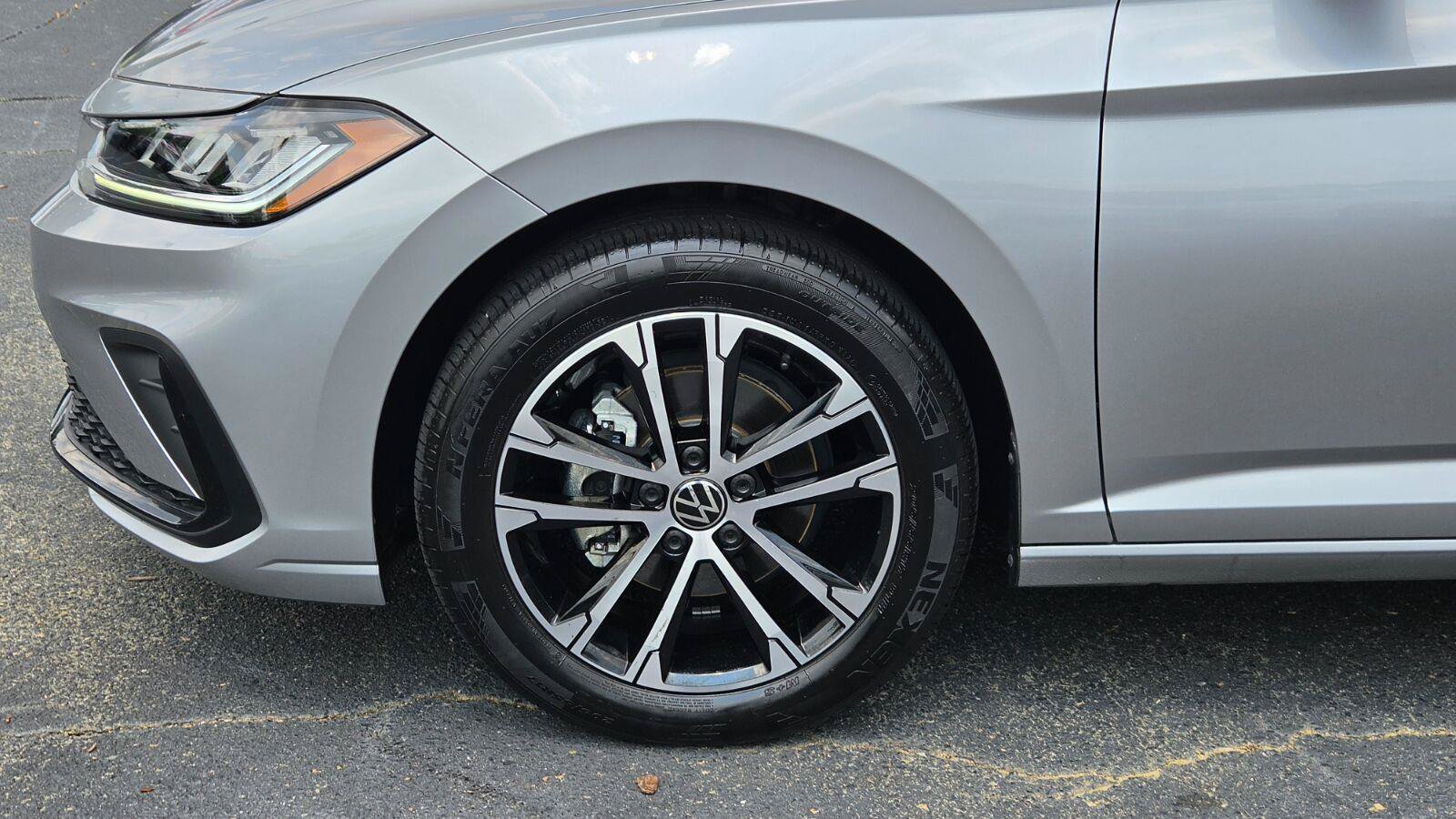 Certified 2025 Volkswagen Jetta Sport FWD image 15