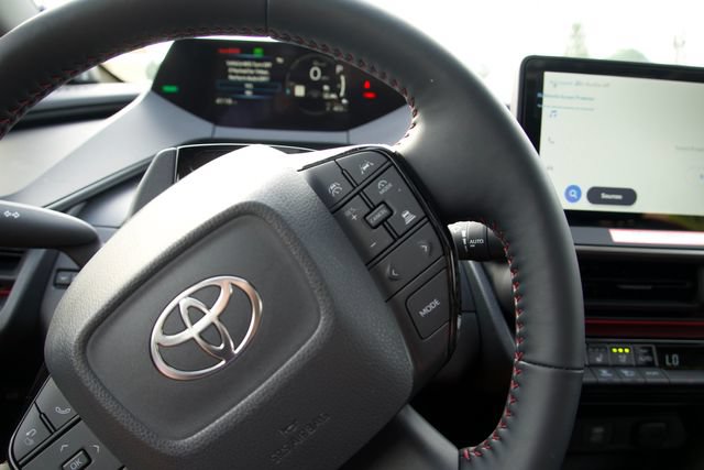 Used 2026 Toyota Prius Plug-In Hybrid FWD image 26