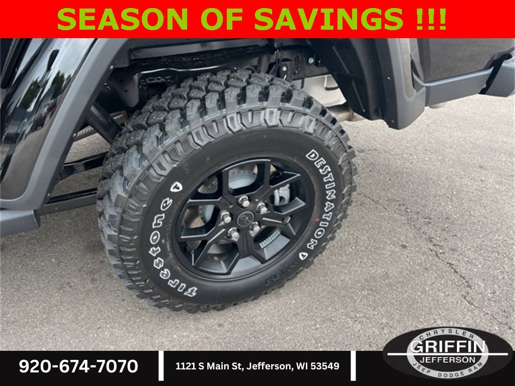 New 2025 Jeep Gladiator Sport image 13