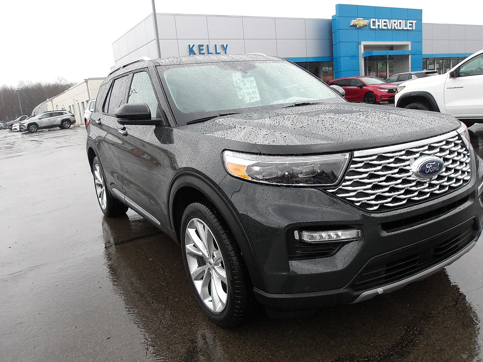 Used 2023 Ford Explorer Platinum w/ Technology Package AWD/4WD image 1