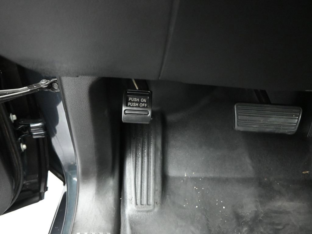 Used 2017 Chevrolet Silverado 2500 W/T image 21