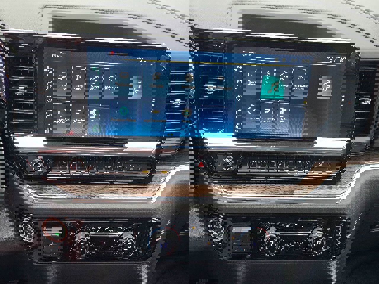 Used 2024 Chevrolet Silverado 1500 LT Trail Boss w/ LT Trail Boss Premium Package image 16