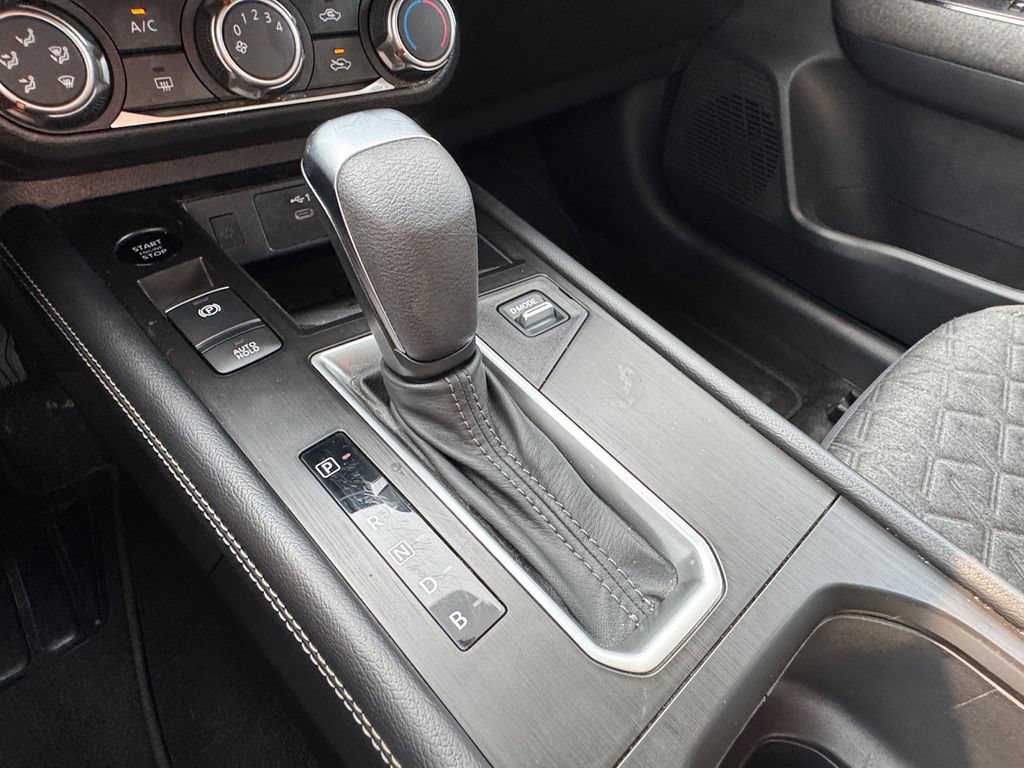 Used 2025 Nissan Kicks SV AWD/4WD image 29