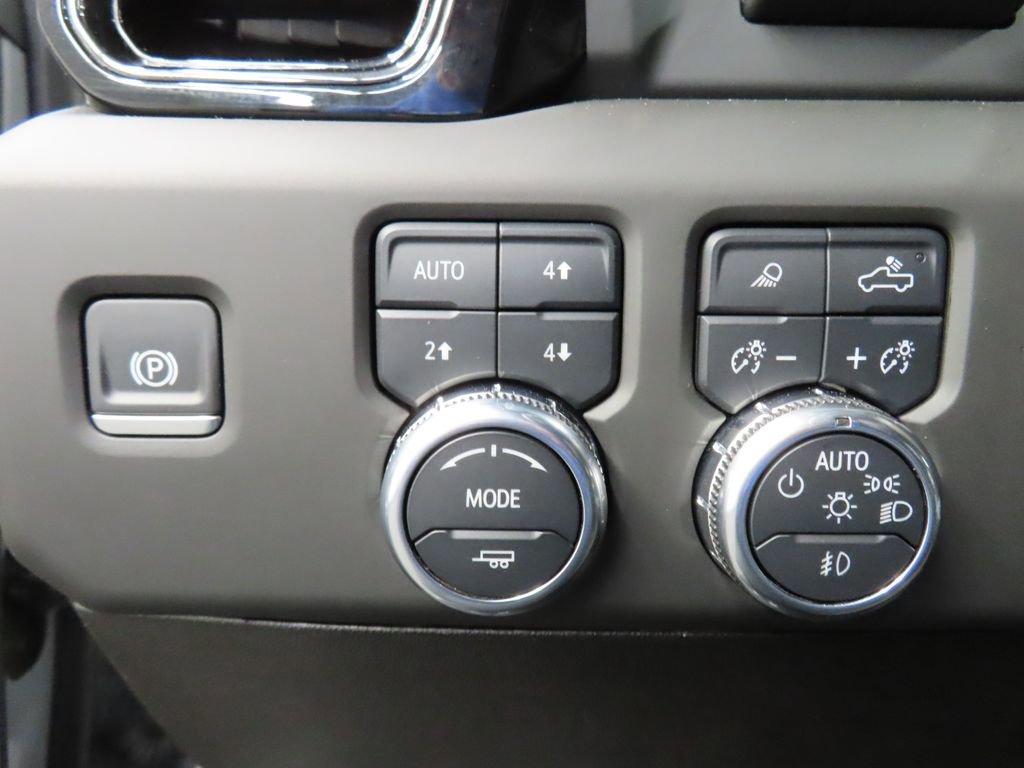 Used 2024 GMC Sierra 2500 AT4 w/ Technology Package AWD/4WD image 62