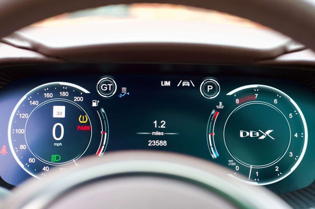Used 2022 Aston Martin DBX image 32