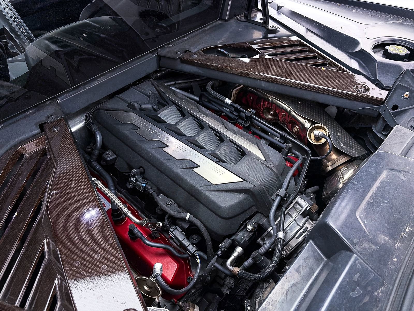 Used 2021 Chevrolet Corvette Stingray Coupe w/ Engine Appearance Package image 2