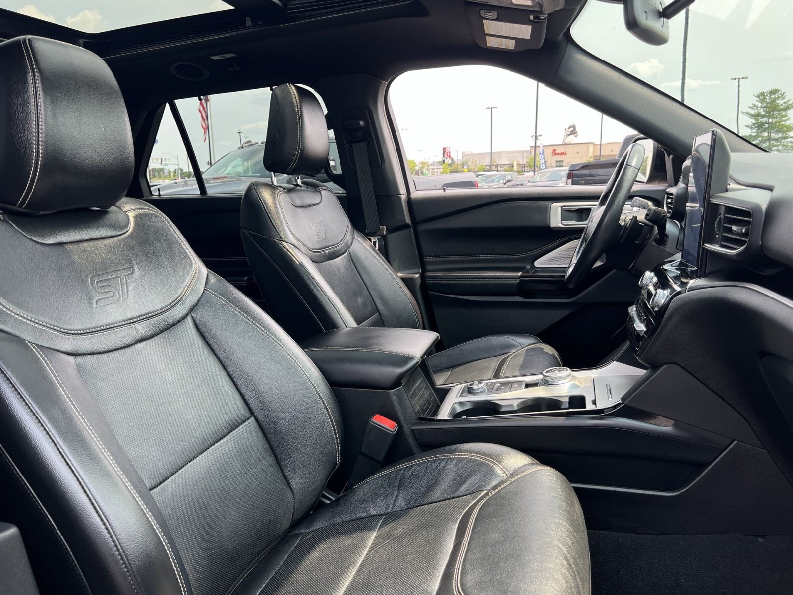 Used 2023 Ford Explorer ST w/ Equipment Group 401A AWD/4WD image 28