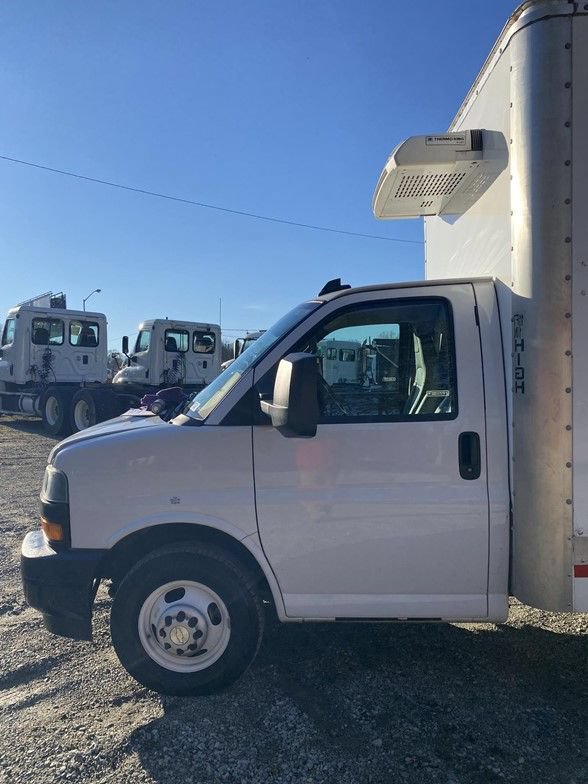Used 2024 Chevrolet Express 3500 w/ Power Convenience Package RWD image 24