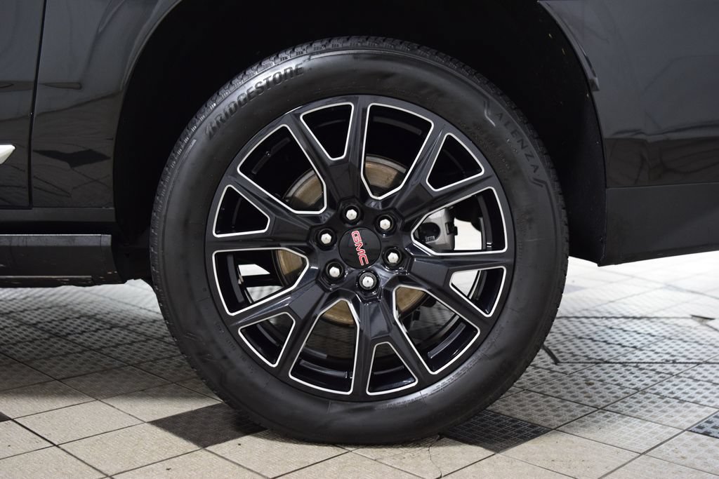 Used 2024 GMC Yukon XL Denali AWD/4WD image 29