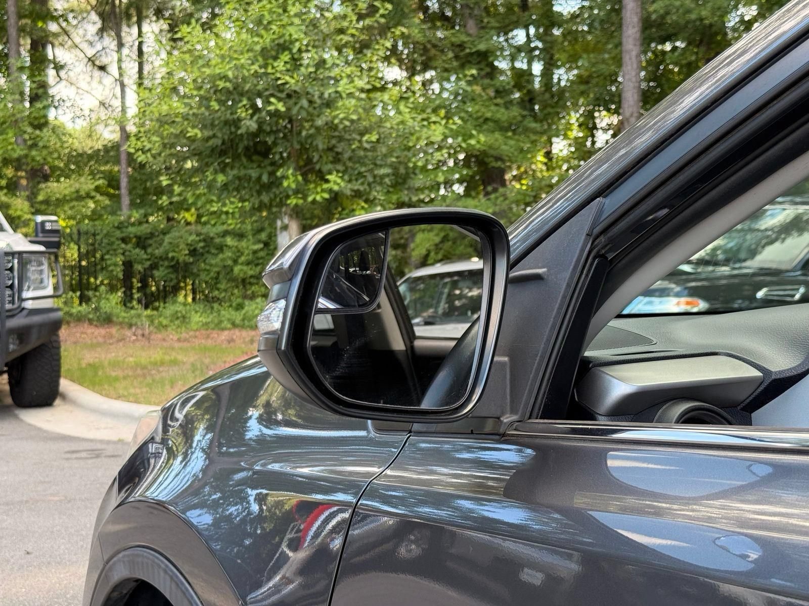 Used 2018 Toyota RAV4 XLE AWD/4WD image 13