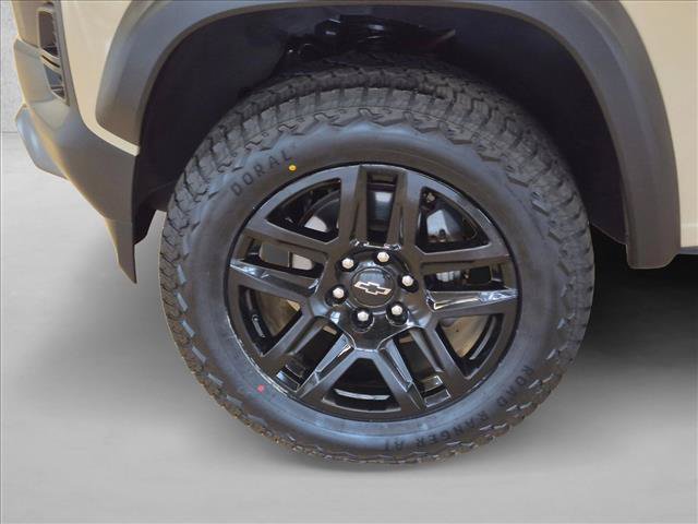 Used 2024 Chevrolet Colorado Trail Boss AWD/4WD image 27