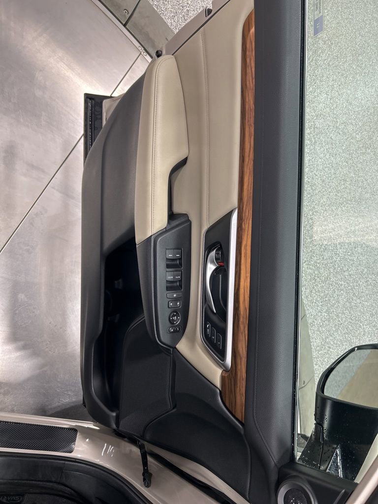 Used 2018 Honda CR-V Touring image 15