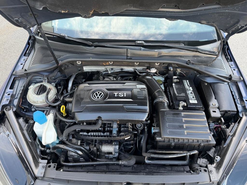 Used 2016 Volkswagen Golf R 4-Door image 14