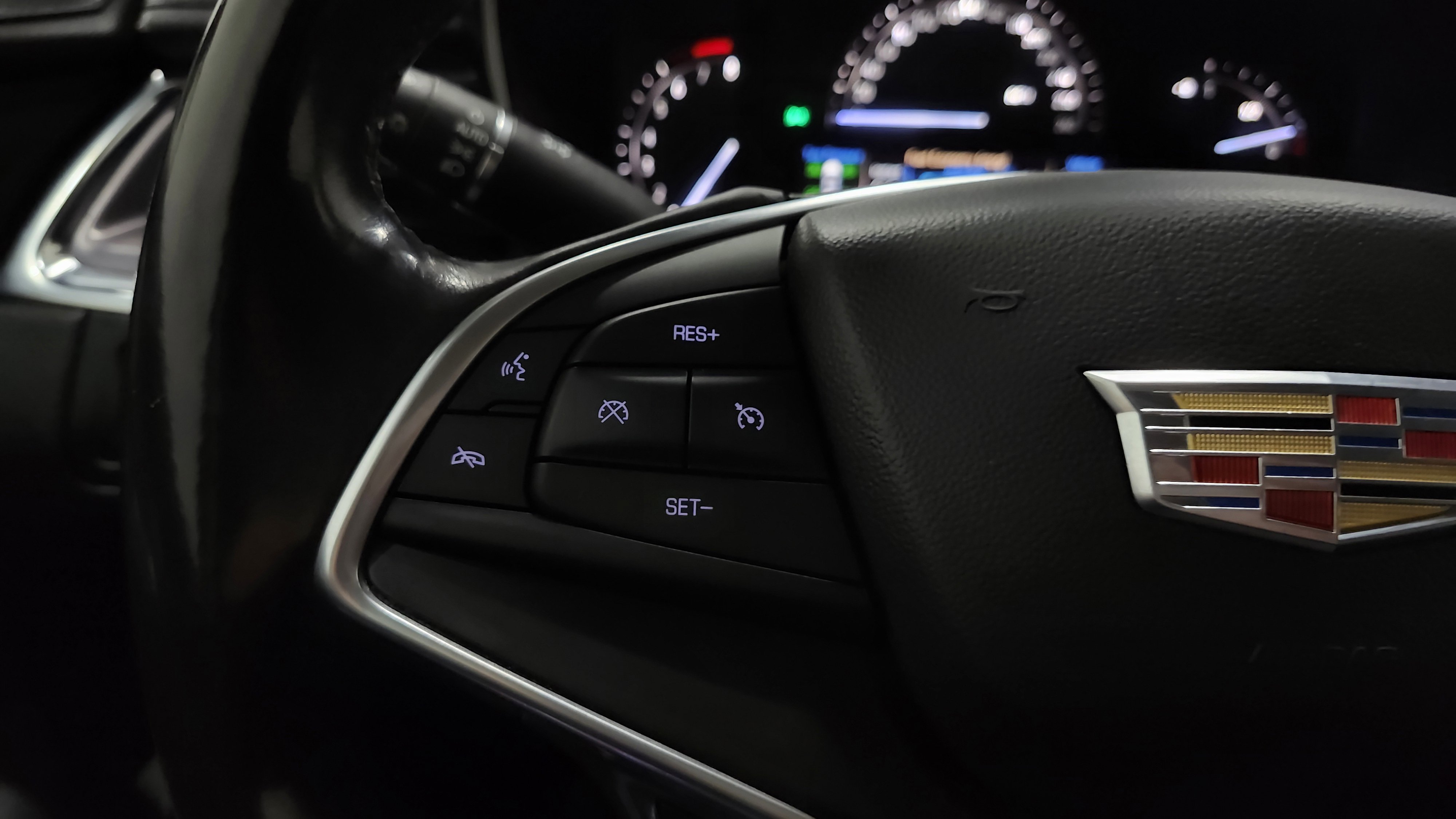 Used 2017 Cadillac XT5 Luxury image 38