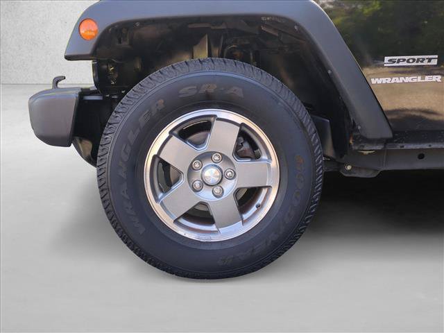 Used 2013 Jeep Wrangler Sport AWD/4WD image 21