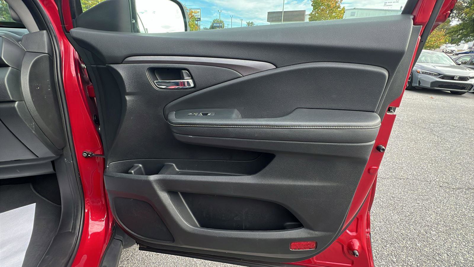 Used 2023 Honda Ridgeline Sport image 12