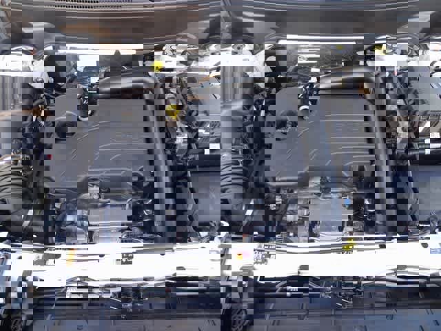 Used 2024 GMC Terrain SLT image 36