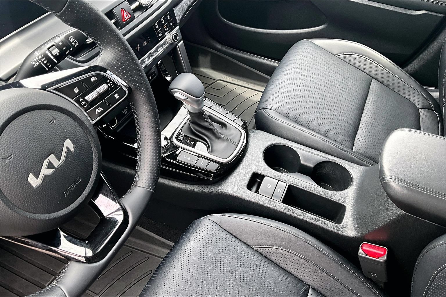 Used 2024 Kia Seltos SX w/ SX Sunroof Package AWD/4WD image 15