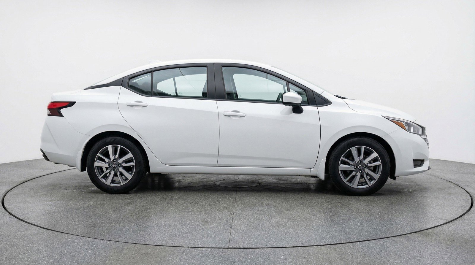 Used 2025 Nissan Versa SV image 11