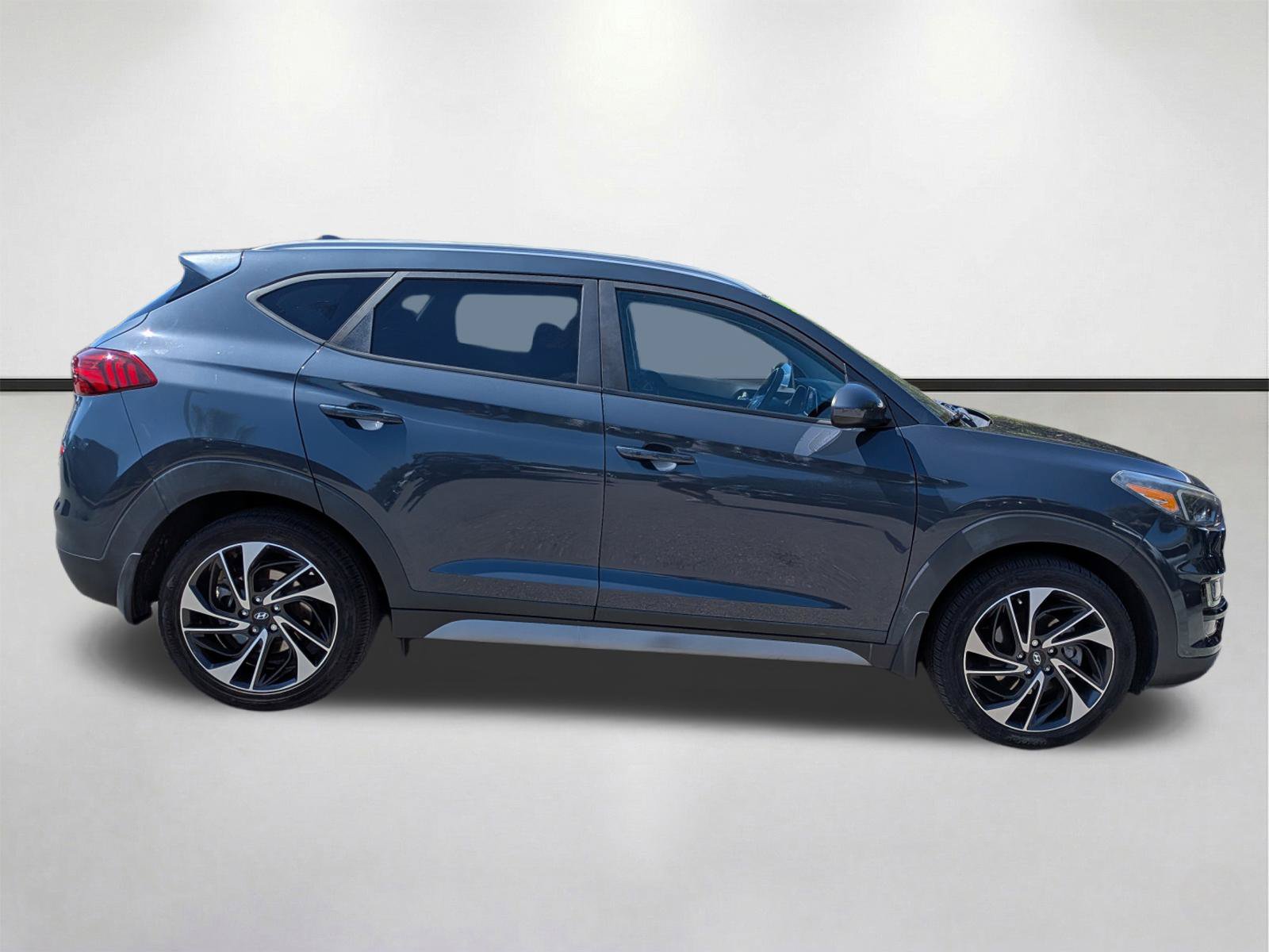 Used 2019 Hyundai Tucson Sport w/ Cargo Package FWD image 3