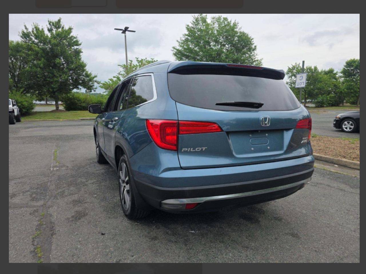 Used 2017 Honda Pilot Elite image 4