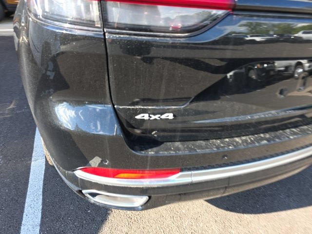 Used 2025 Jeep Grand Cherokee Summit AWD/4WD image 6