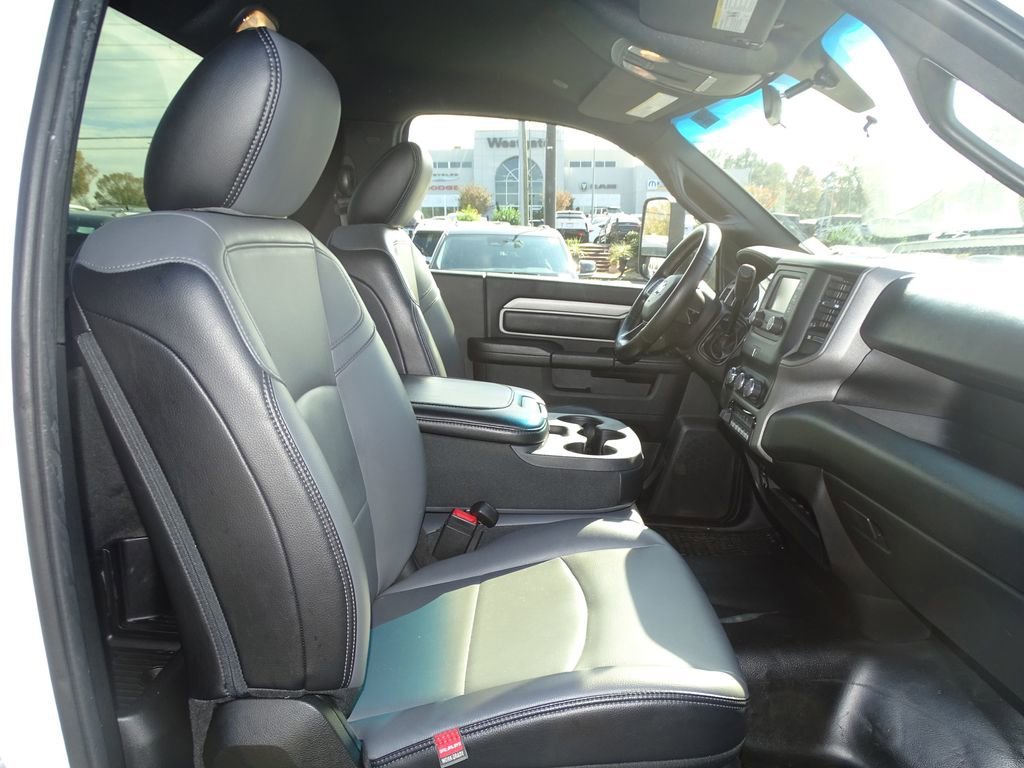 Used 2022 RAM 5500 Tradesman image 10