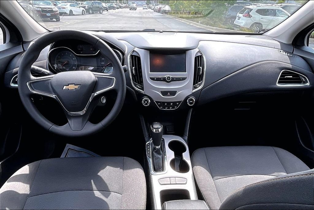 Used 2017 Chevrolet Cruze LS FWD image 18