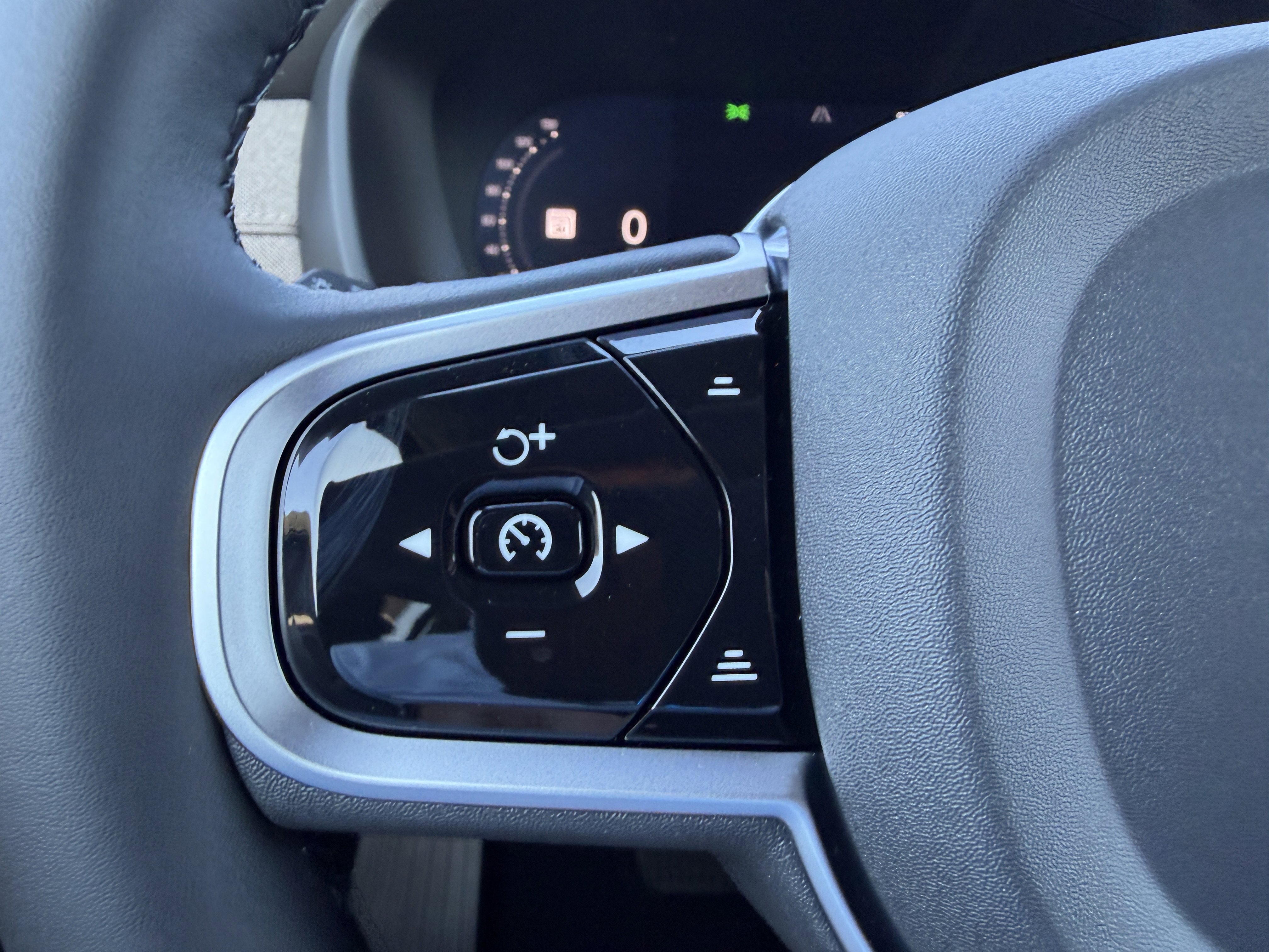 New 2026 Volvo XC90 B6 Ultra w/ Lounge Package image 28