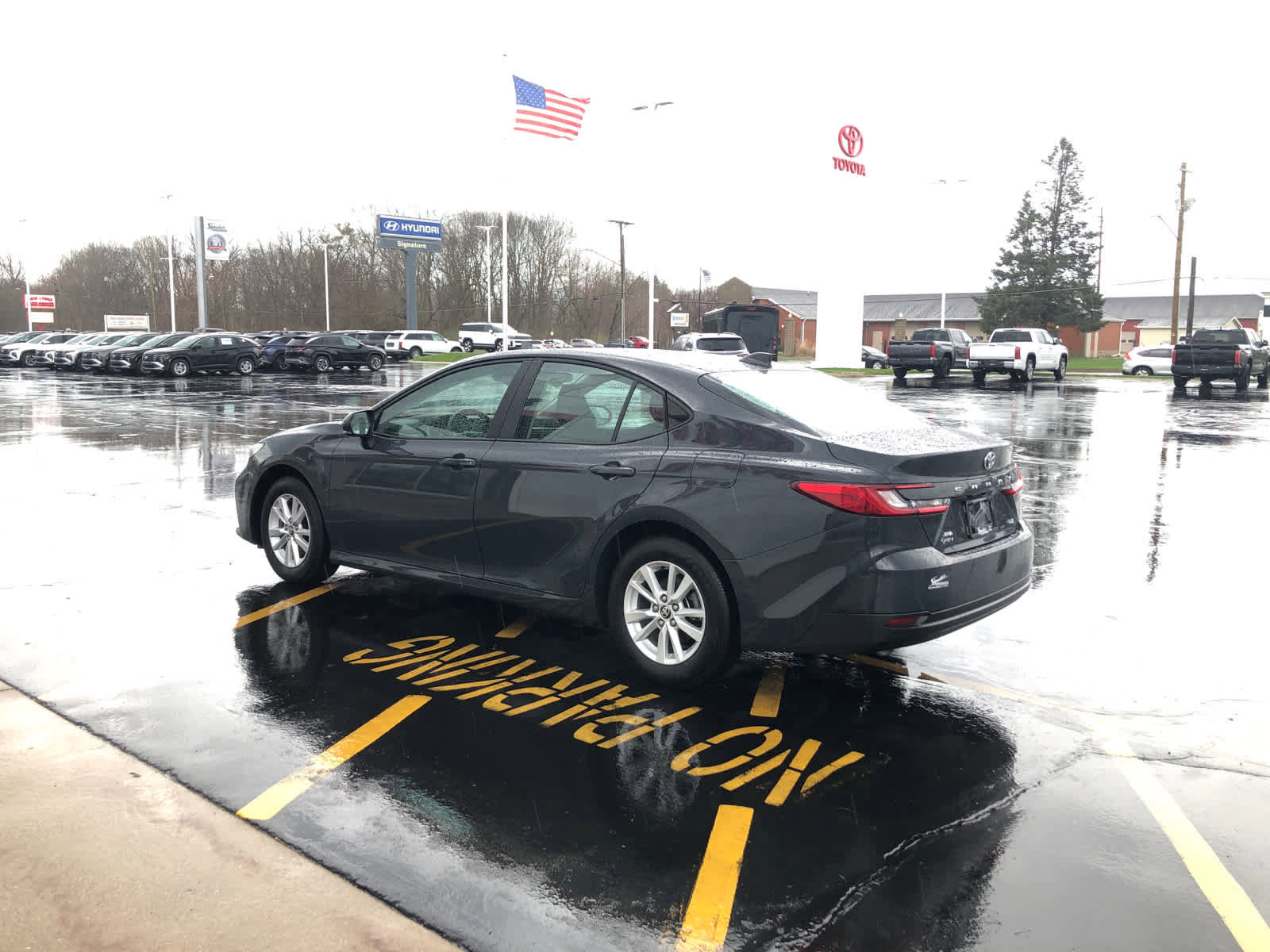 Certified 2025 Toyota Camry LE image 3