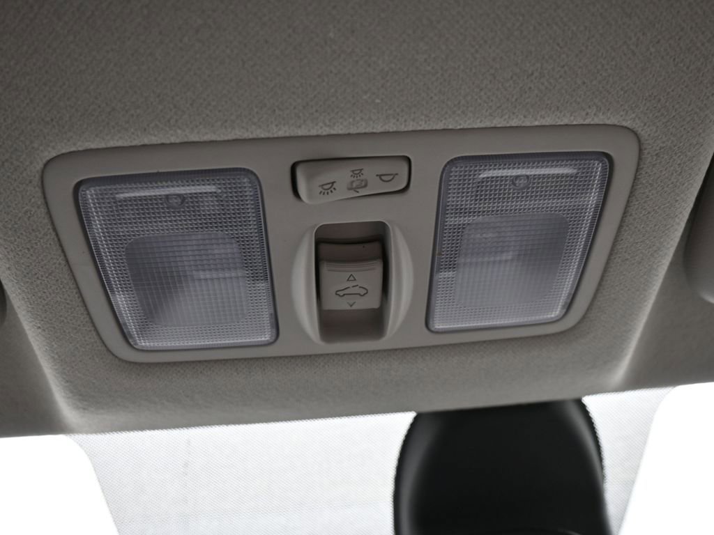 Used 2022 Hyundai Venue SEL image 30