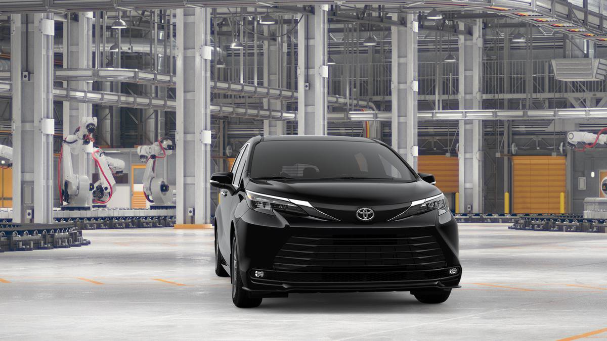 New 2026 Toyota Sienna XLE image 16