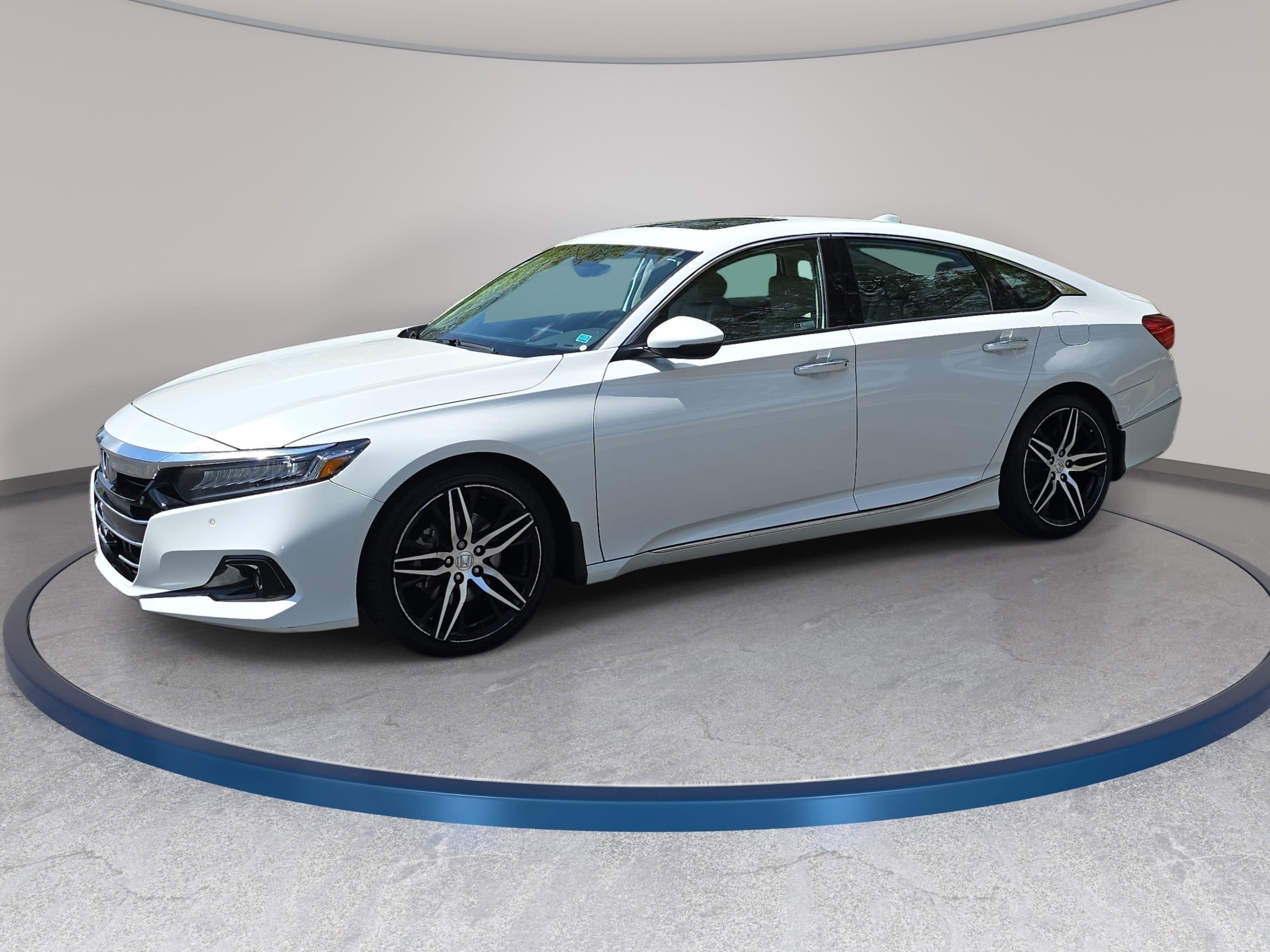 Used 2021 Honda Accord Touring image 1