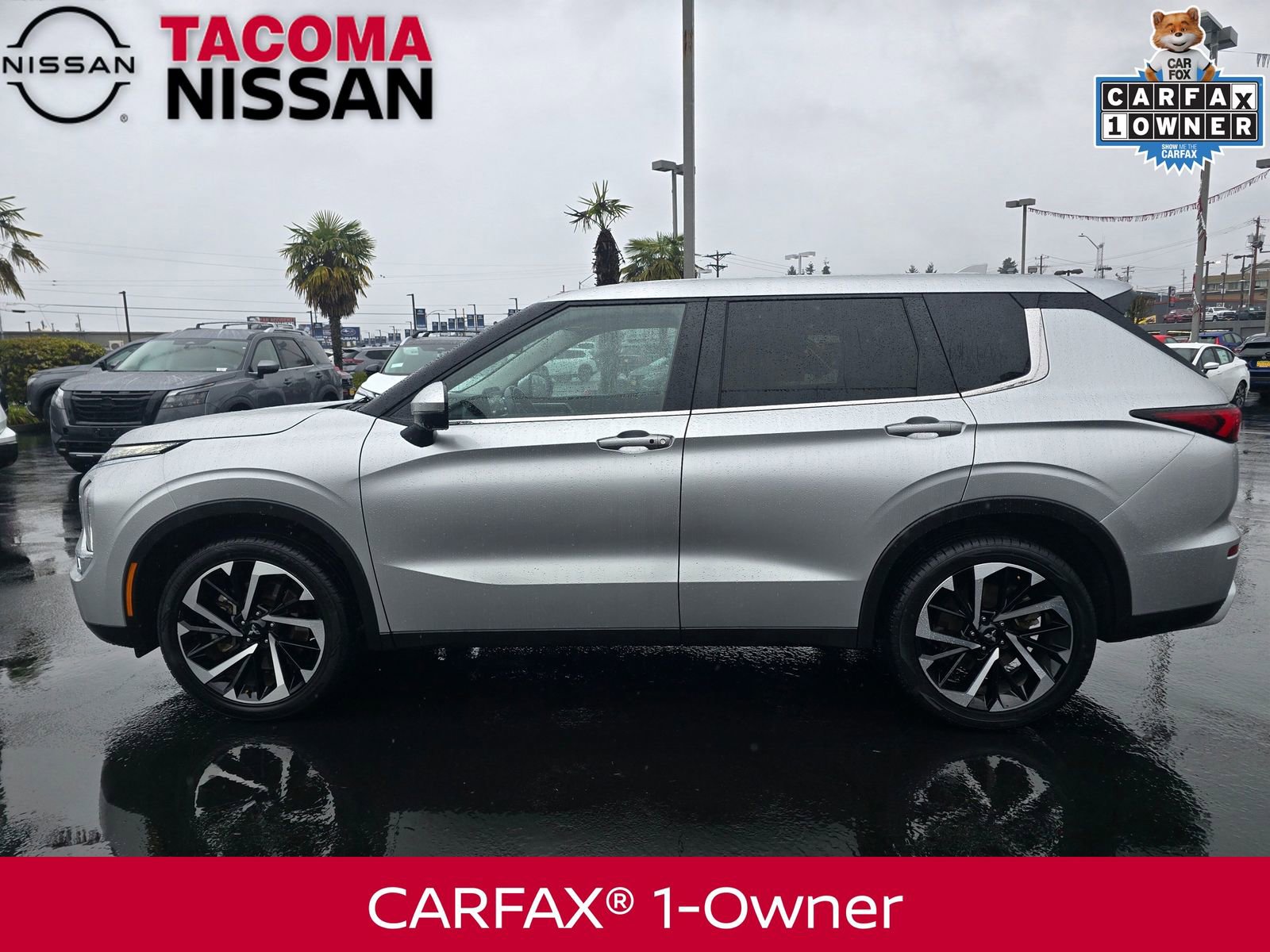 Used 2024 Mitsubishi Outlander SE image 2