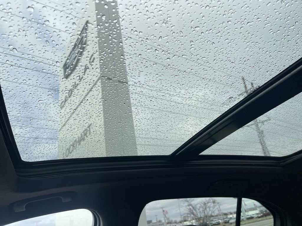 Certified 2024 Cadillac XT4 Sport w/ Cold Weather Package image 32