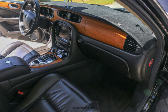Used 2006 Jaguar XJ Vanden Plas Super V8 Portfolio RWD image 38