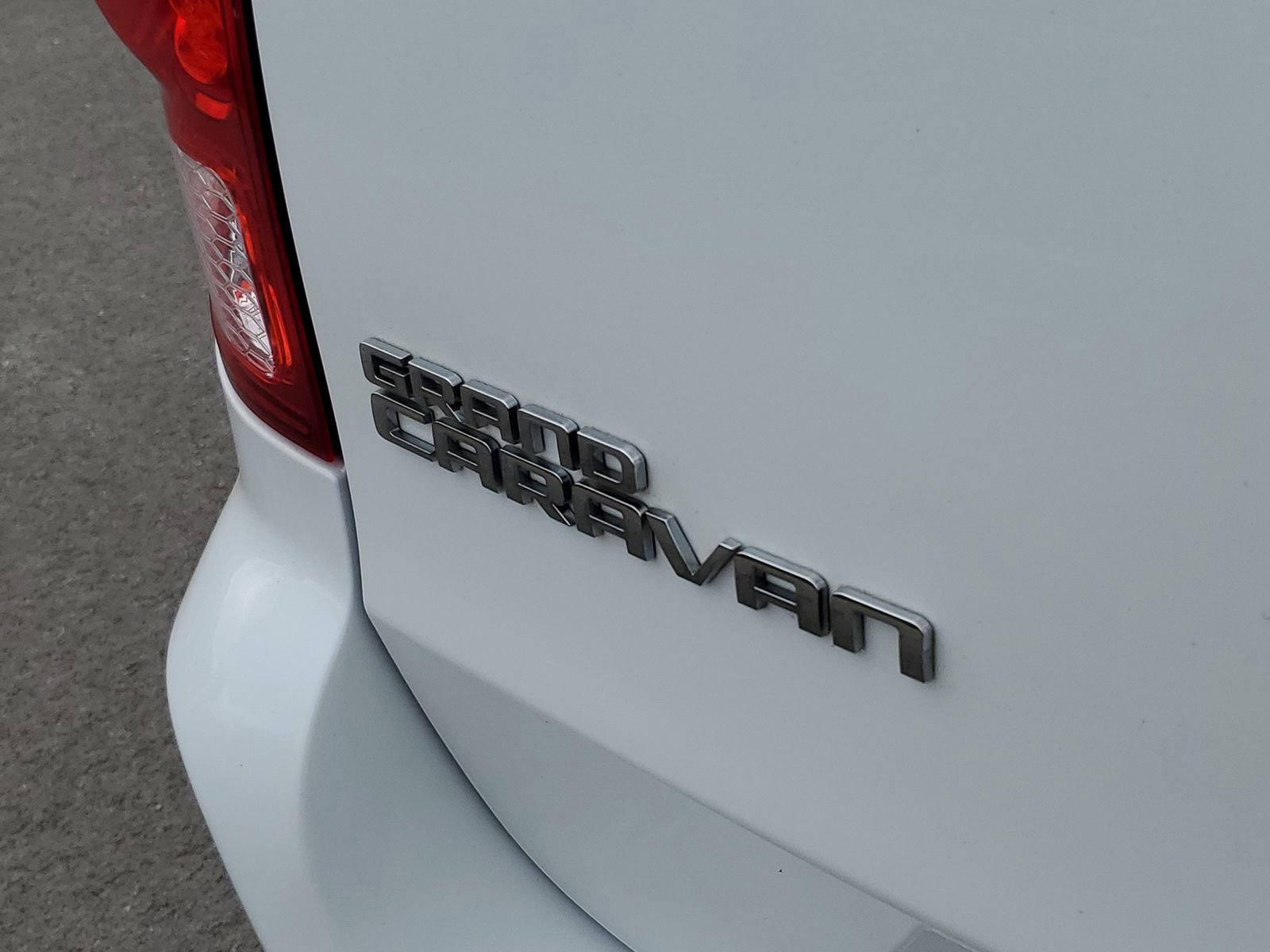 Used 2019 Dodge Grand Caravan SXT image 7