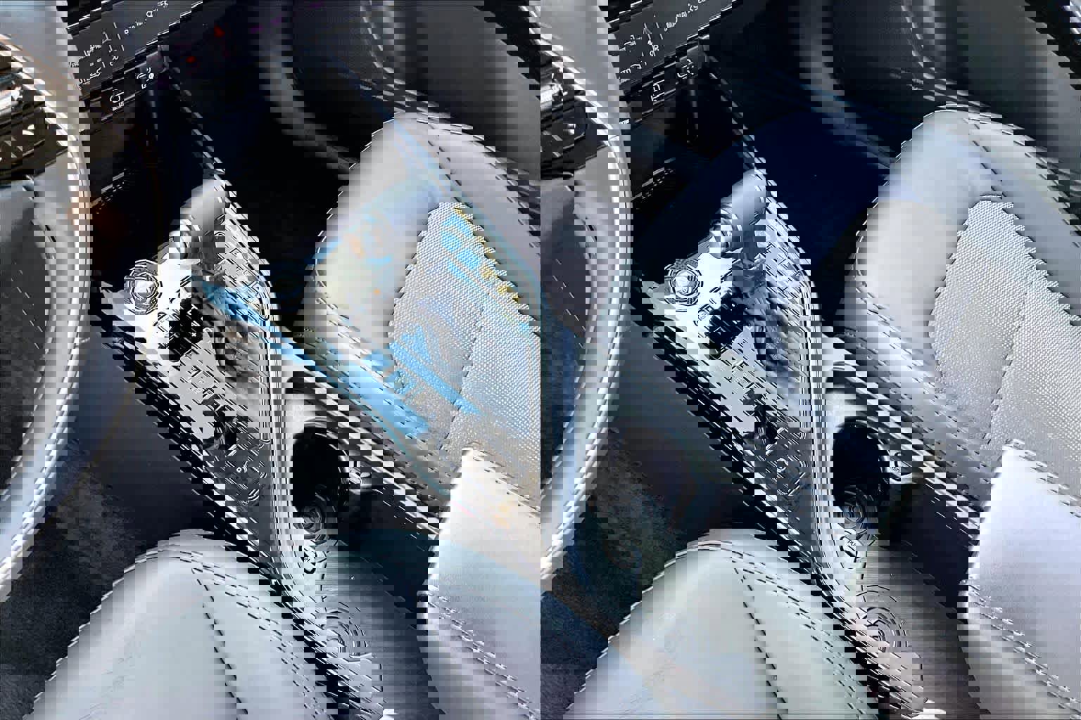 Used 2023 Kia Niro EX image 17