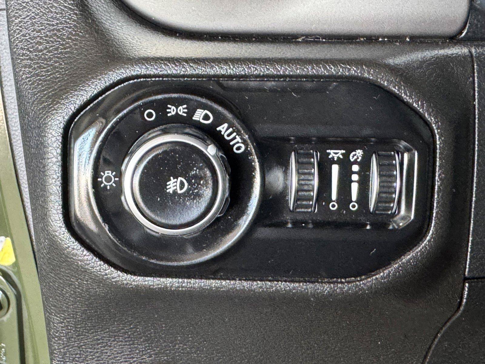 Used 2021 Jeep Wrangler Sport AWD/4WD image 23