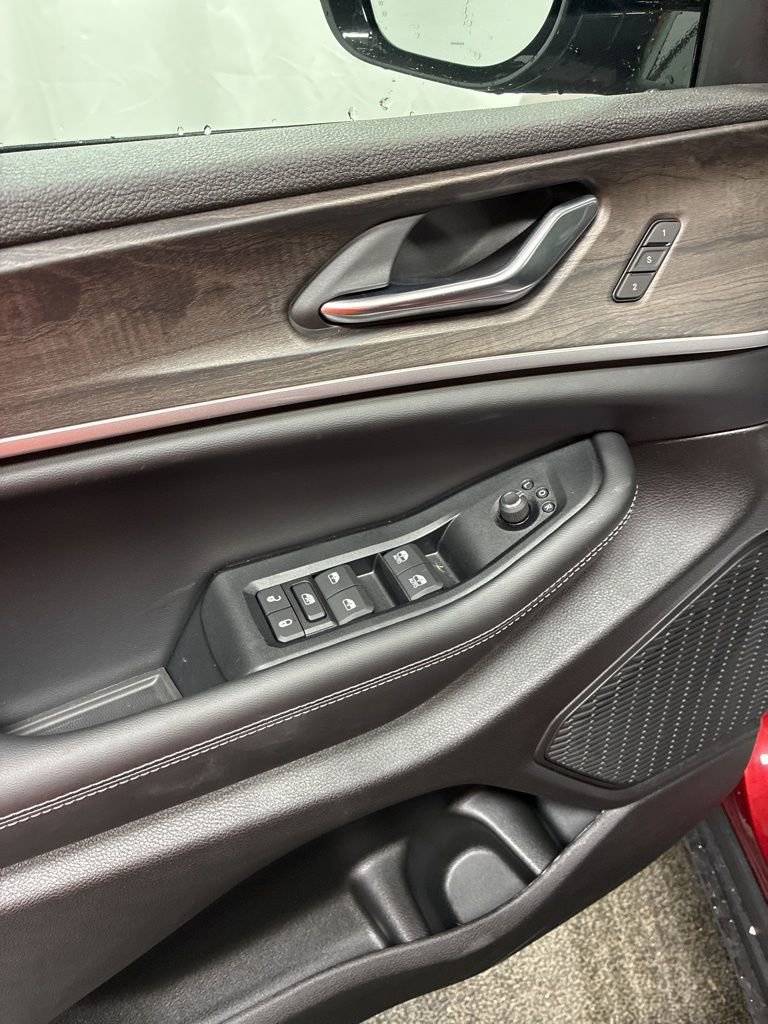 New 2025 Jeep Grand Cherokee Limited image 11