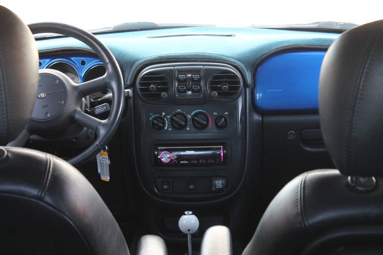 Used 2004 Chrysler PT Cruiser Limited FWD image 28
