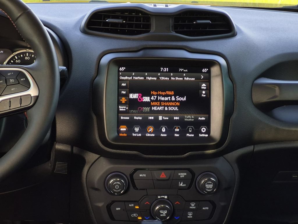 Used 2023 Jeep Renegade Trailhawk AWD/4WD image 20