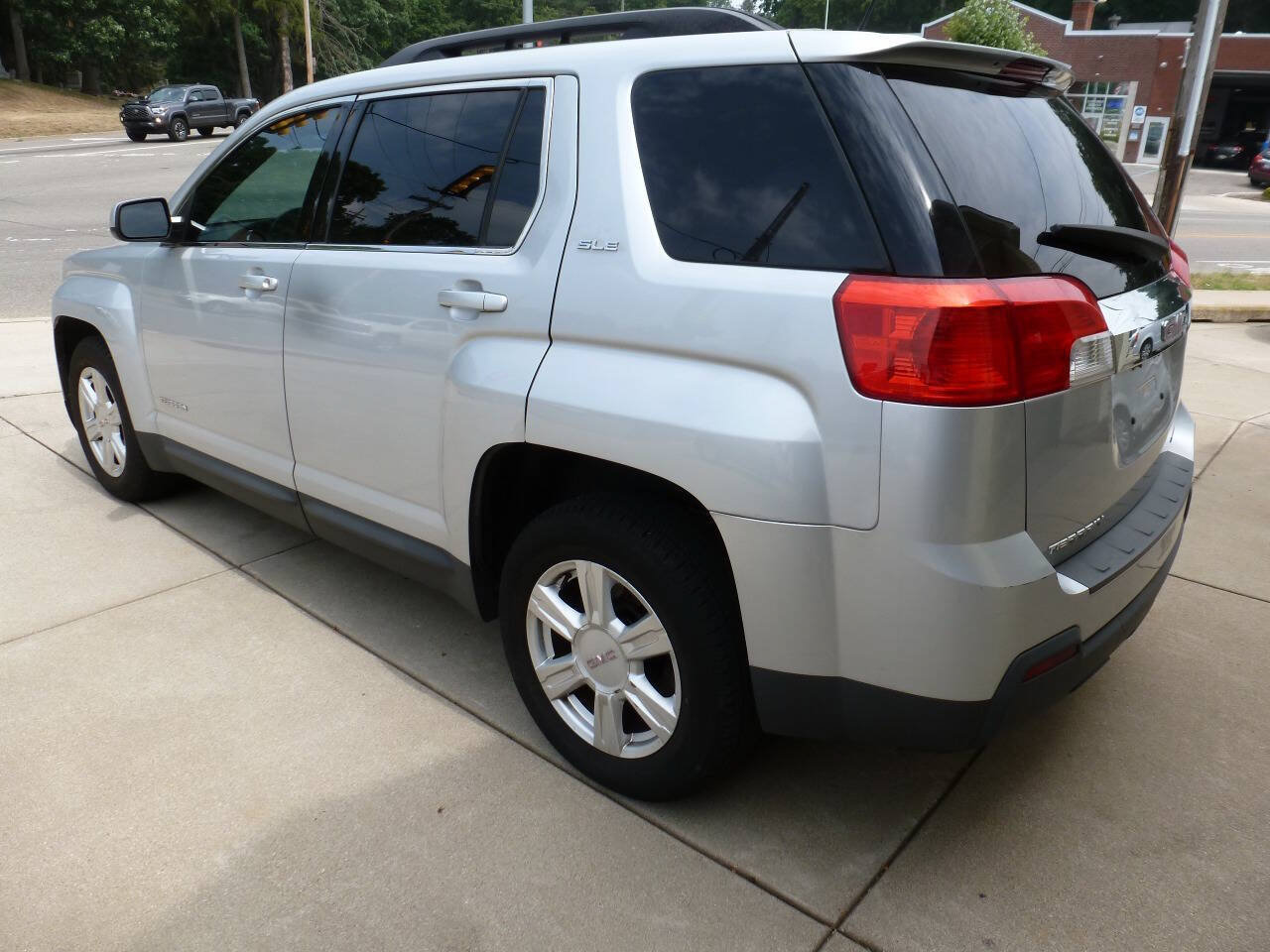 Used 2015 GMC Terrain SLE AWD/4WD image 3